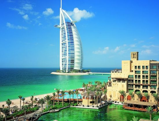 Vacanta in Dubai la mijlocul lui martie cu 368 euro/p (zbor + 5 nopti de cazare la hotel de 4*)